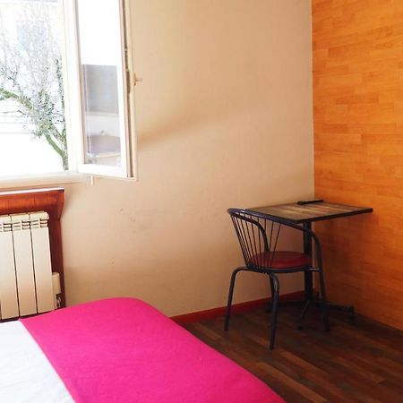 Hotel Le Logis De La Garenne Morestel Esterno foto