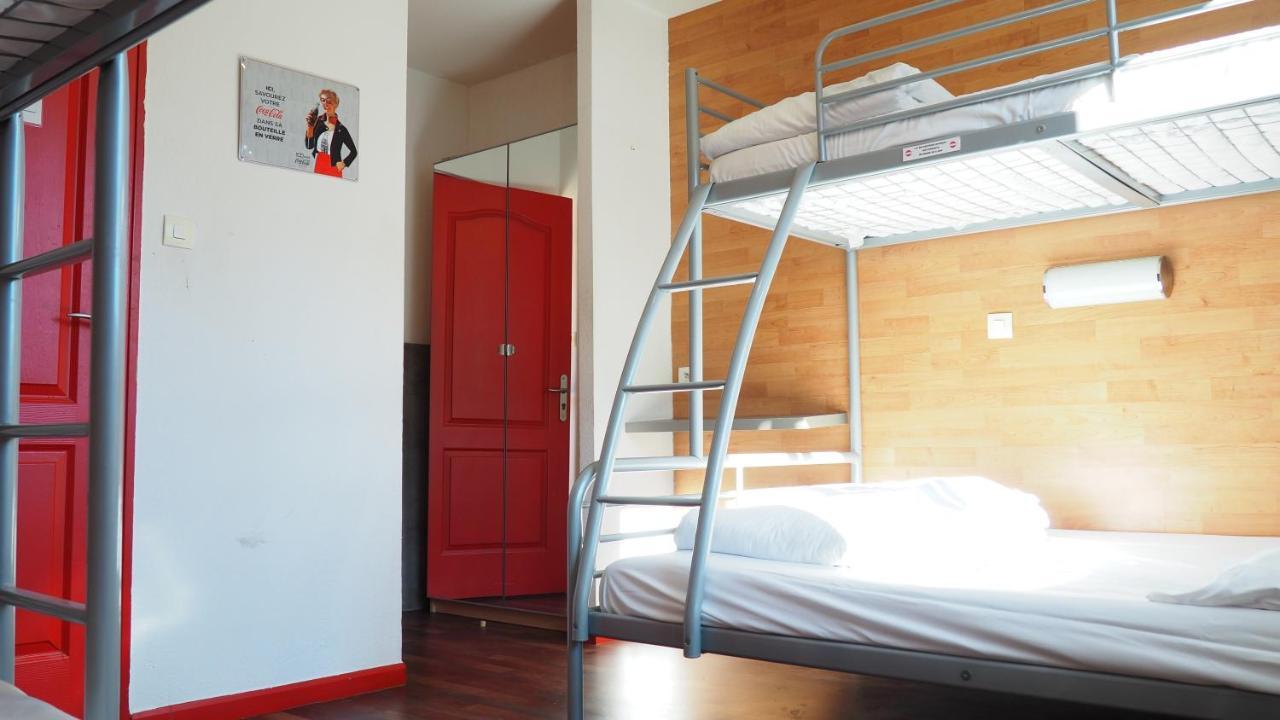 Hotel Le Logis De La Garenne Morestel Esterno foto