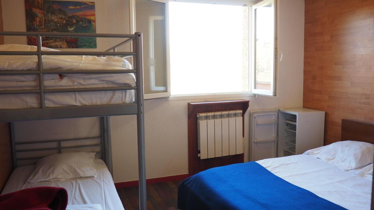 Hotel Le Logis De La Garenne Morestel Esterno foto